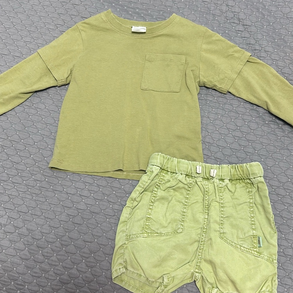 Zara shorts and T- shirt 2-3 years.
